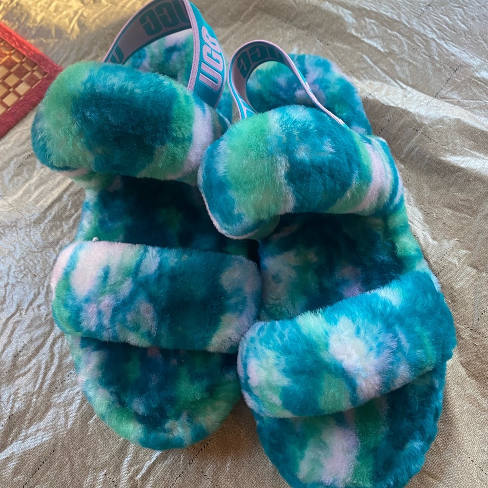 Uggs, women’s size 8